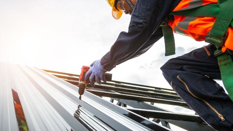 Tips for Choosing the Right Commercial Roofing Company