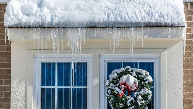 How Do Blizzards Affect the Life of your Roof?